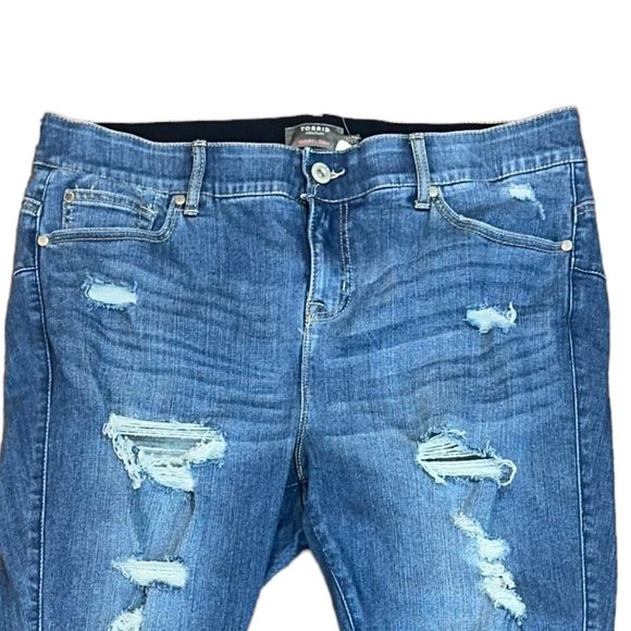 Women's Torrid Bombshell Skinny Premium Stretch Denim Jeans SZ 18S NEW WITH TAGS - Picture 2 of 9